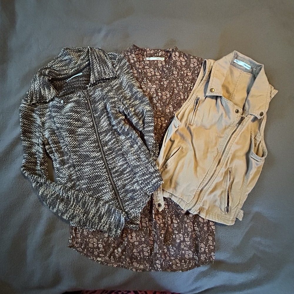 Rue 21 Women's Top Shirt Sweater Vest Brown Fitted Casual Long Sleeve Lot 3 SZ S